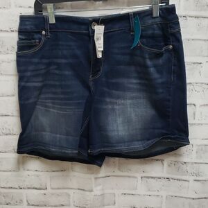 Est1946 shorts 